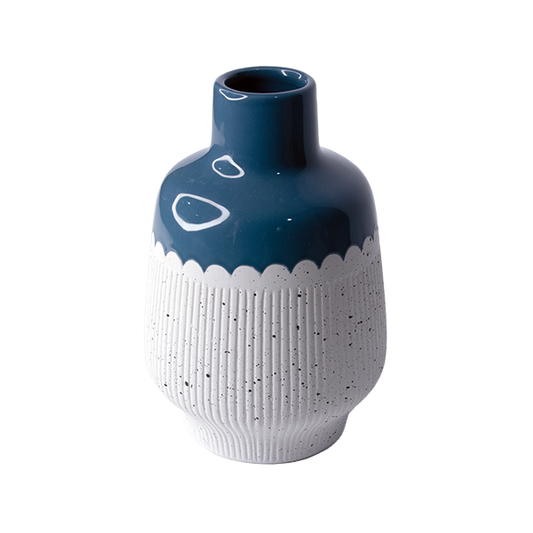 Vase - Scalloped Pattern - Medium Size